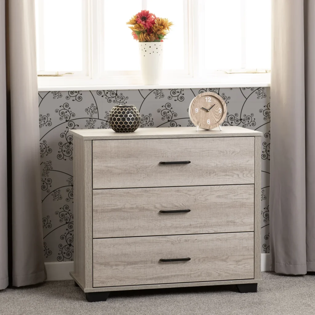 Chest of drawers