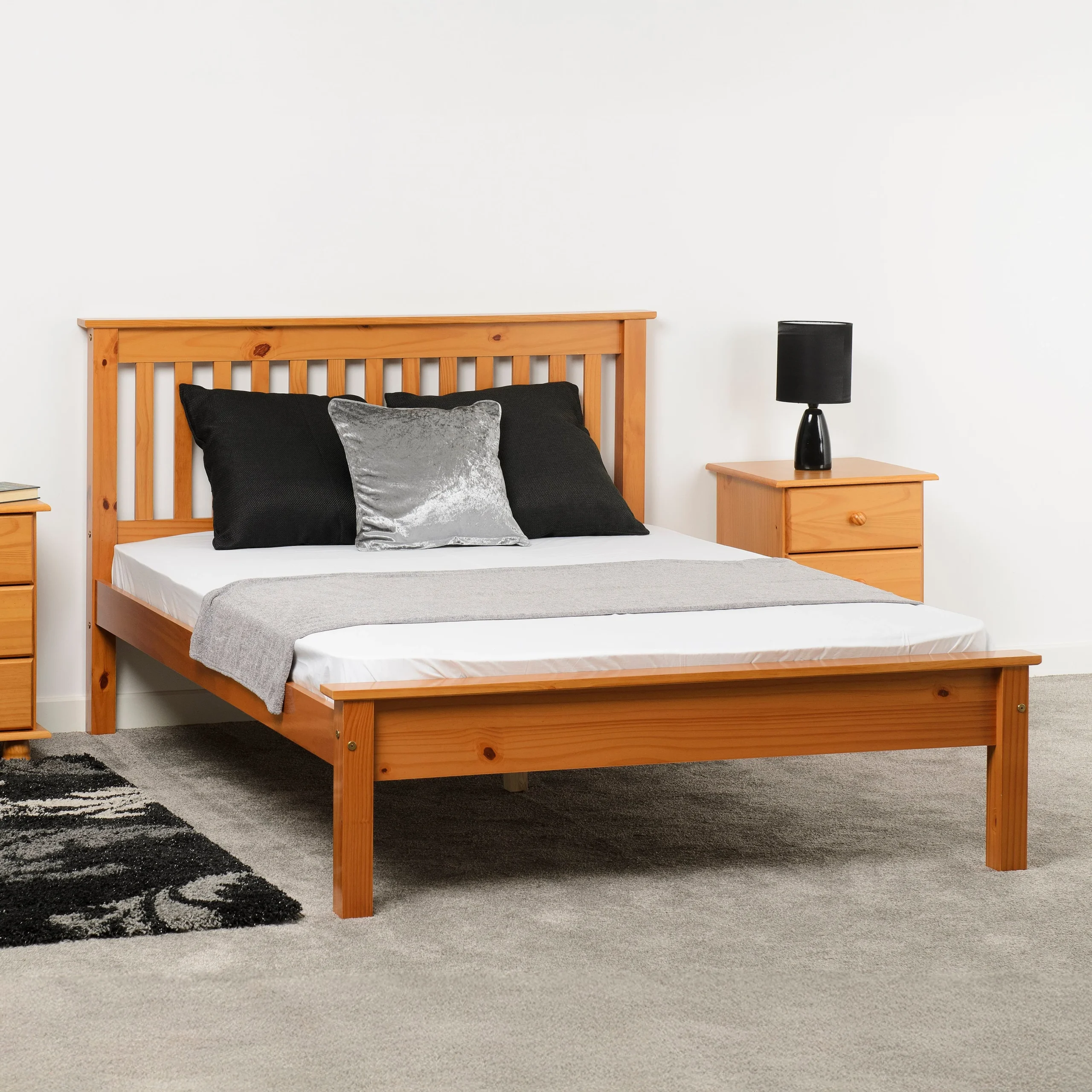 How to Make Your Bed Look Hotel-Luxurious