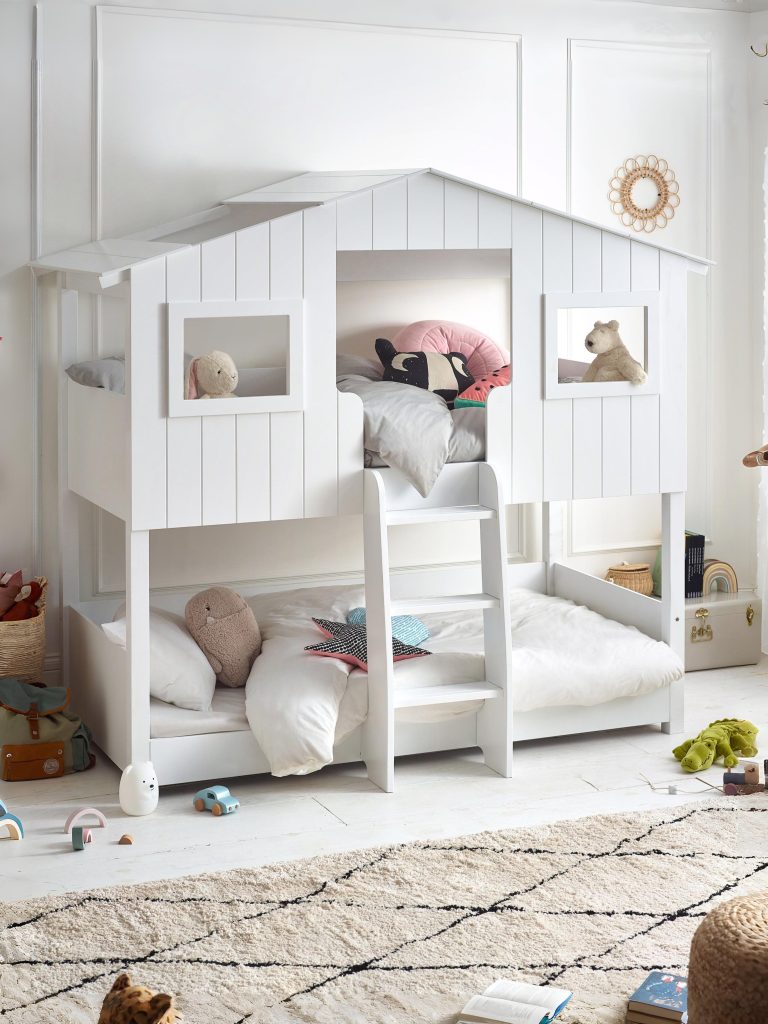 Blanket Boxes & End-of-Bed Benches: A Guide