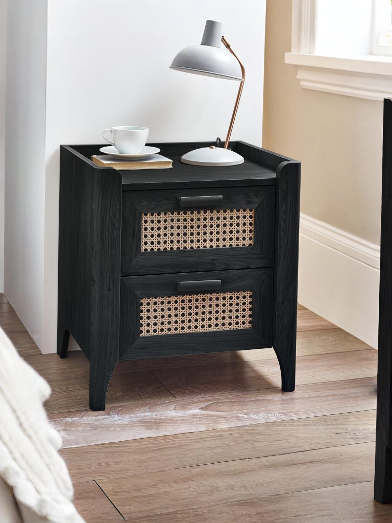 How to Choose a Bedside Table