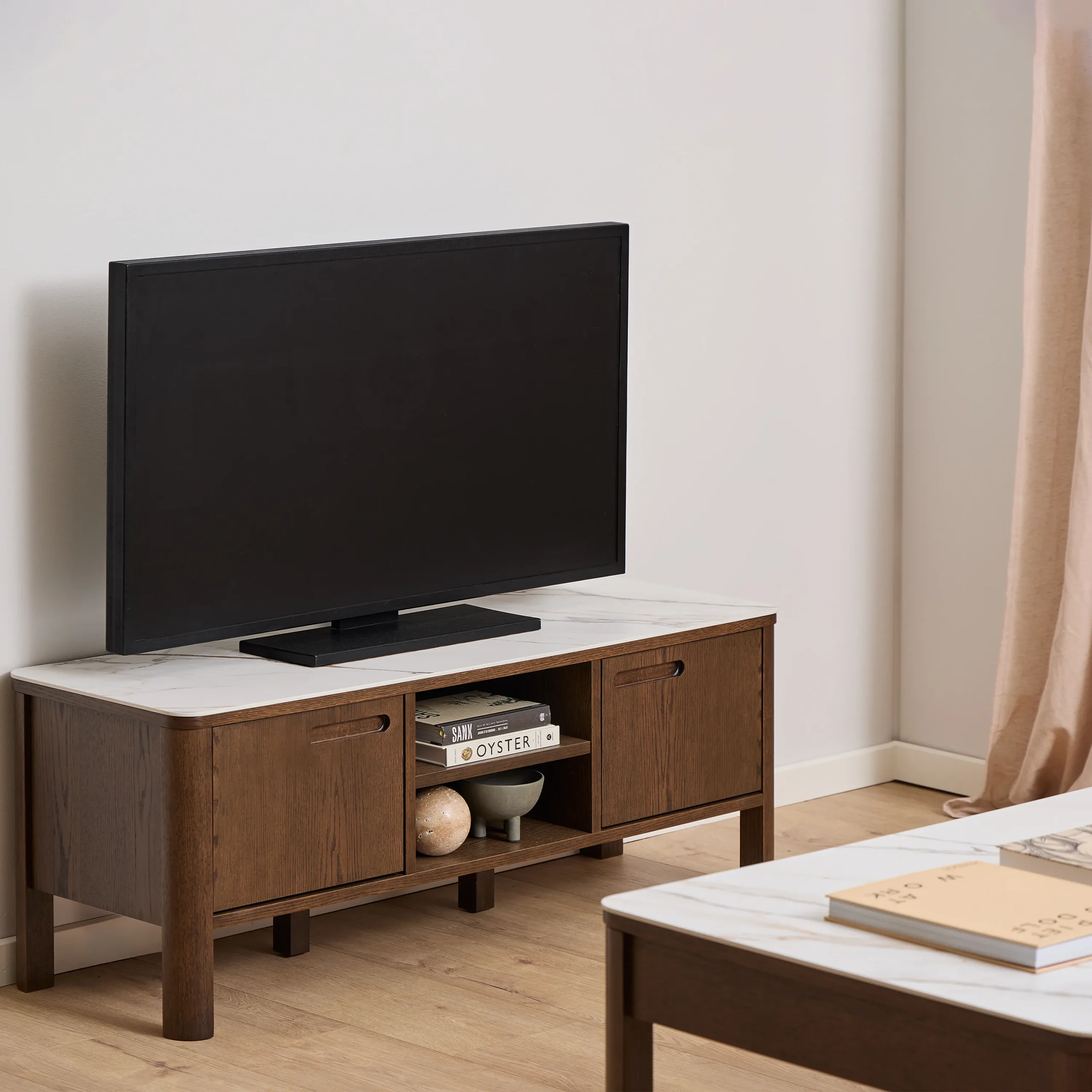Southampton TV Unit 2 Doors 1 Shelf in Ceramic Cream