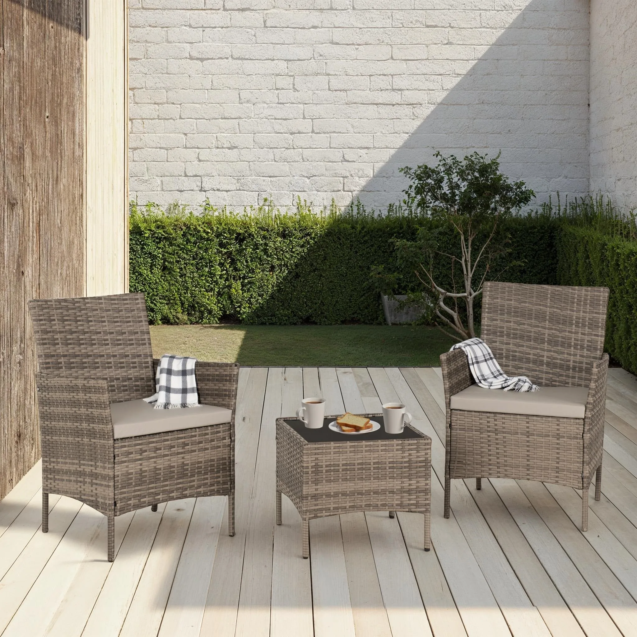 Garden Furniture for Entertaining