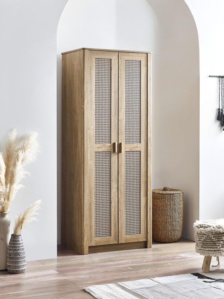 How to Organise Your Wardrobe