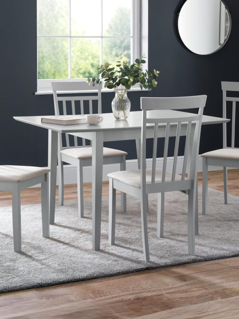 How to Remove Water Rings from a Dining Table